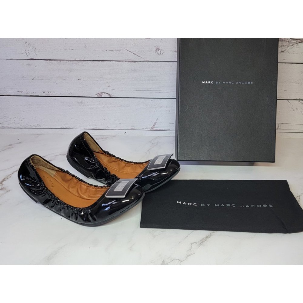 Marc by Marc Jacobs Large Logo Plaque Ballet Flats PATENT BLACK